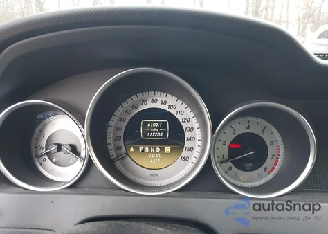 2012 Mercedes-Benz C 300 Sport 4Matic z USA, uszkodzony, nr VIN WDDGF8BB4CR213470